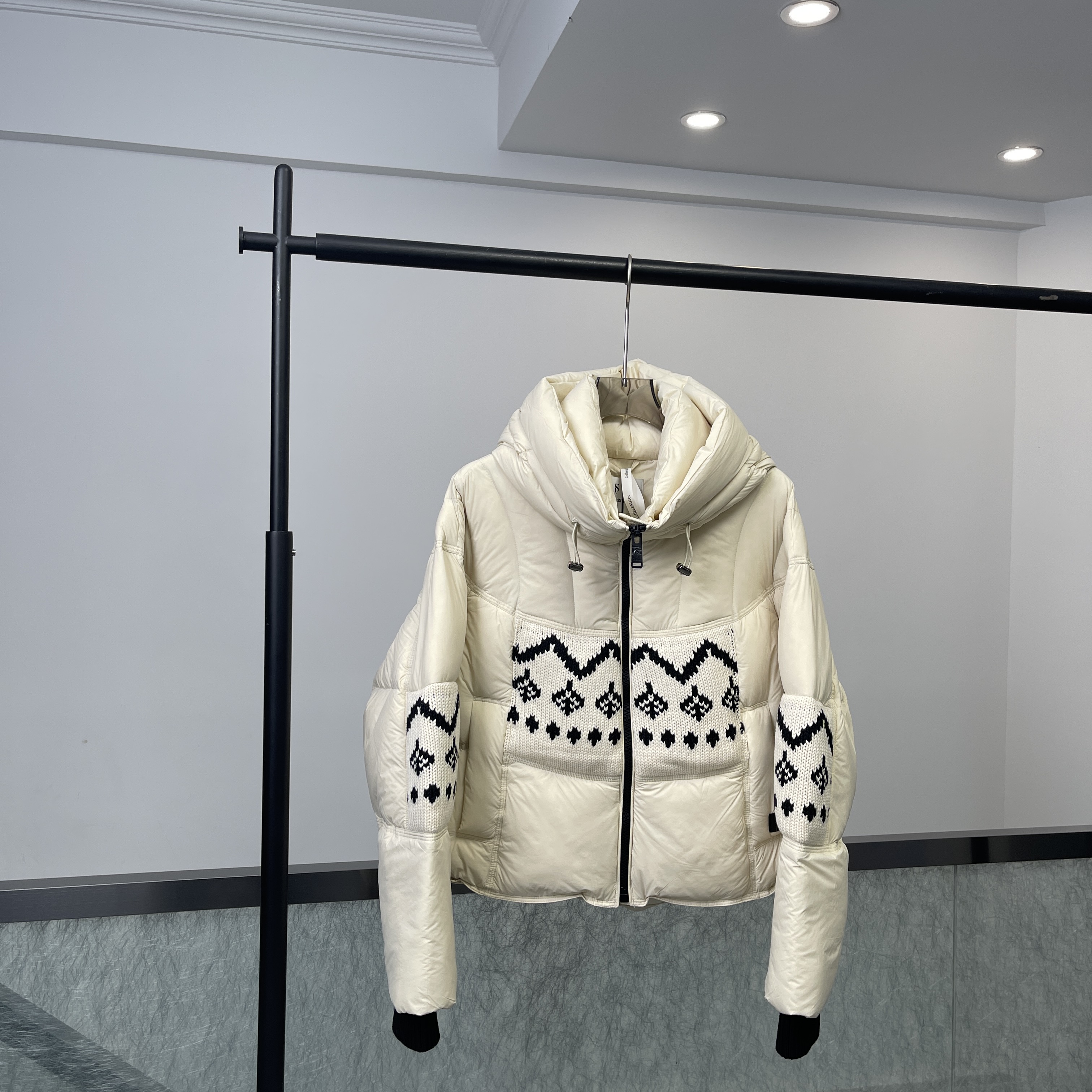 商场同款25冬季新款90白鸭绒羽绒服女短款连帽加厚保暖面包服1887