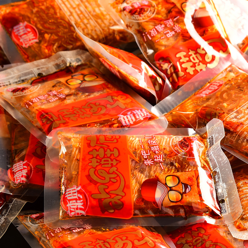 欢乐鞋底大辣片休闲零食
