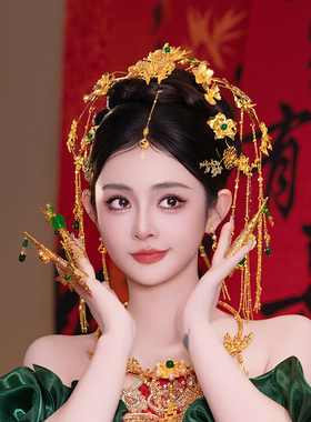 结婚头饰新款中式新娘减龄金色发钗金绿色瀑布后区龙凤褂发饰套装