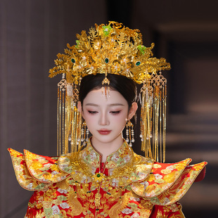 新娘中式婚礼金色大凤冠头饰汉服大气古典眉心坠秀禾龙凤褂后发饰