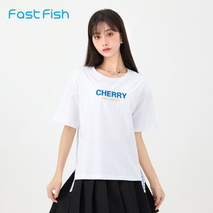 快鱼2023年夏季 型字母绣花潮T恤13T5035 合体圆领下摆开叉微宽松版