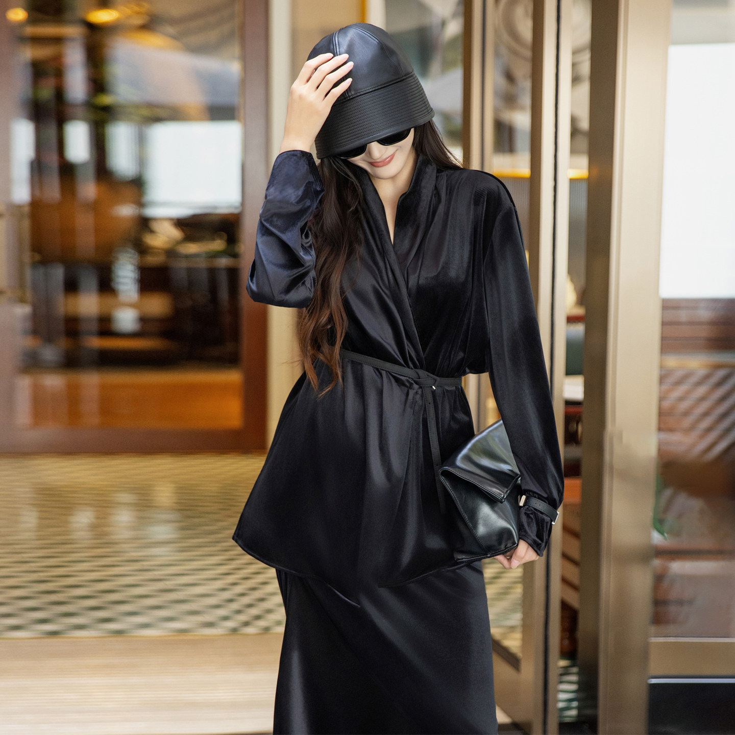 黑色丝绒套装女气质鱼尾裙两件套
