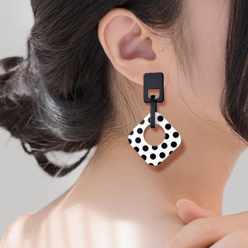 螺旋耳夹女复古港味欧美耳饰圆脸长款亚克力耳环波点无耳洞耳坠