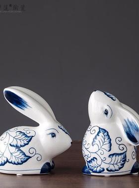 兔子摆件陶瓷祝福饰品现代可爱客厅桌面摆设景德镇纯手工青花手绘