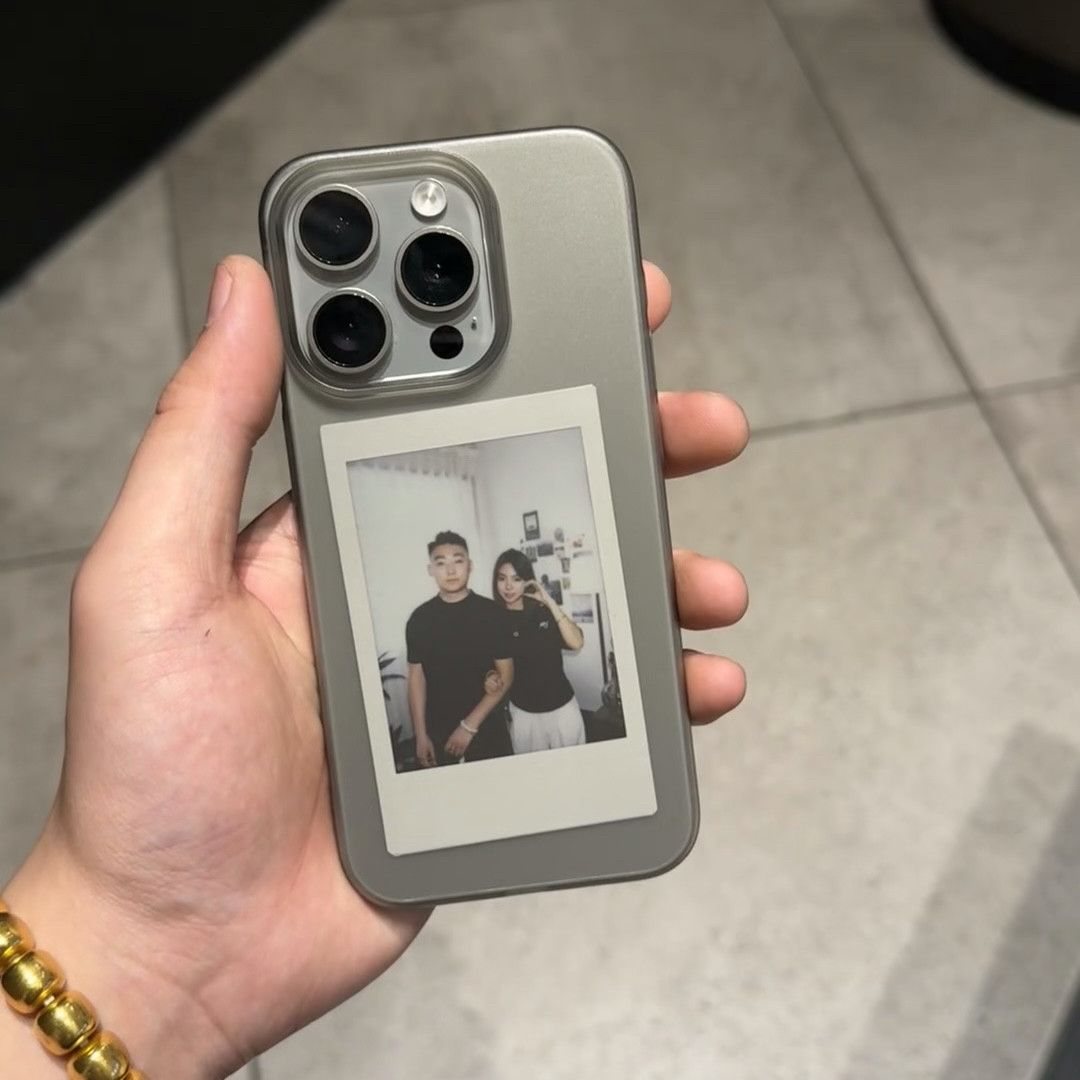 磨砂防指纹透黑硬壳高级diy拍立得照片来图定制适用iPhone18promax苹果15Pro手机壳13透明17Pro情侣14简约12