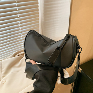 名牌斜挎小包包女式2025新款超火轻便单肩百搭休闲牛津布夏天通勤