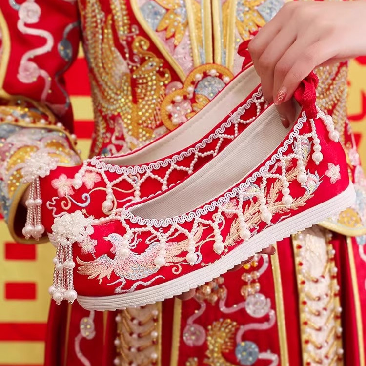 春季新款汉服鞋女古装内增高绣花鞋古风翘头中式婚礼新娘秀禾婚鞋