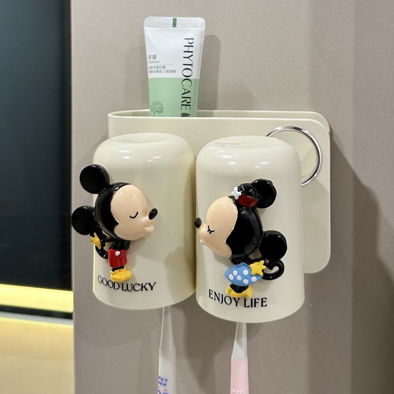 情侣牙刷置物架漱口杯一对挂墙式一家三口刷牙杯牙膏牙缸架子套装