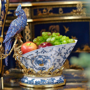 凤凰美居欧式青花瓷蓝色鹦鹉果盘高脚铜底座大号敞口铜边果盘盆