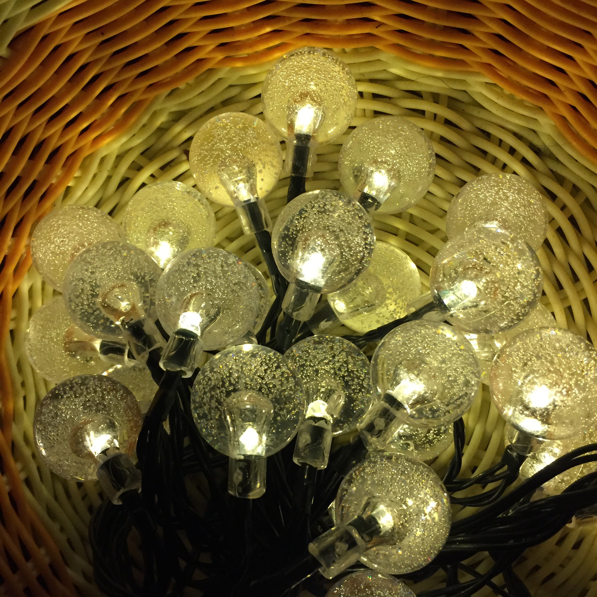 厂家新款1.7LED水晶气泡球电池盒灯串圣诞节日房间卧室装饰小彩灯