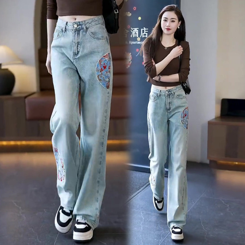 浅蓝色国风刺绣阔腿牛仔裤女春秋