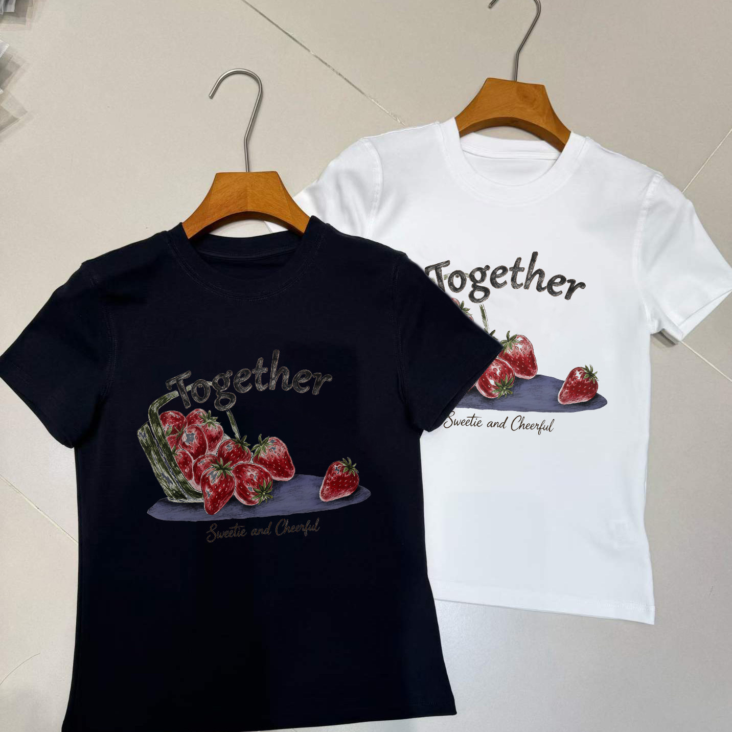 南油小众新品夏季韩系甜妹水彩果篮草莓印花短袖T恤减龄显瘦上衣