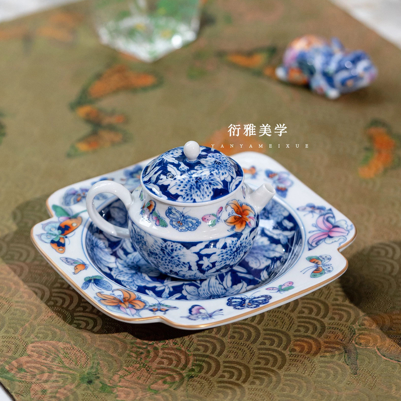 小雅家丨卓君景德镇手绘青花瓷斗彩蝶舞百合茶壶茶杯 新中式茶具