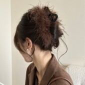 纯欲鸵鸟毛羽毛抓夹发夹女秋冬高级感鲨鱼夹后脑勺毛毛发抓头饰女