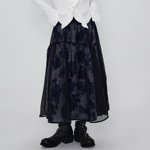 隐觅 2025春秋新品暗黑复古纱罩晕染印花飘逸松紧腰氛围感半身裙
