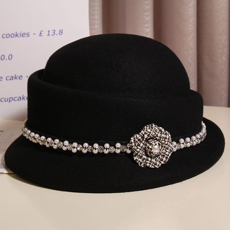 羊毛礼帽女秋冬法式优雅珍珠水钻山茶花渔夫帽小香风复古卷边盆帽