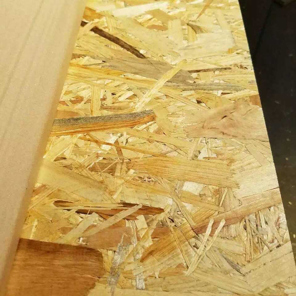 厂家直销7—25mmOSB定向刨花板国产进口欧松板家具板装修装饰板