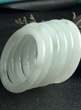 天山翠手镯一抹翠天然玉石金丝玉天山翠手镯工厂微翠飘花玉手镯