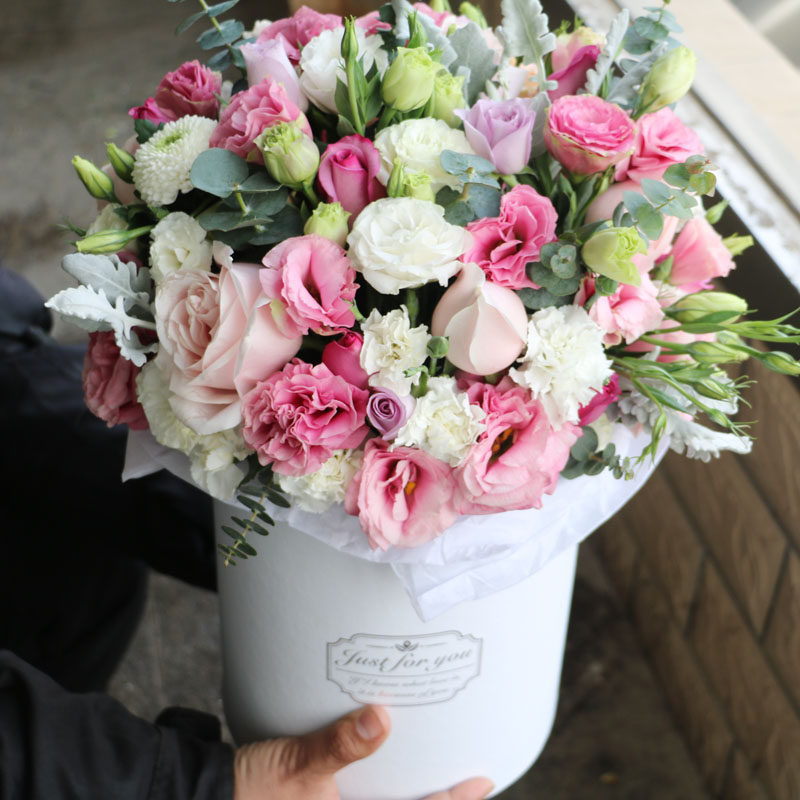 北京鲜花速递同城送花抱抱桶鲜花花筒情人节妇女节鲜花玫瑰混搭