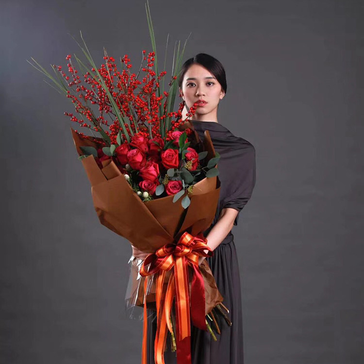 北美冬青混搭义乌金华东阳鲜花束