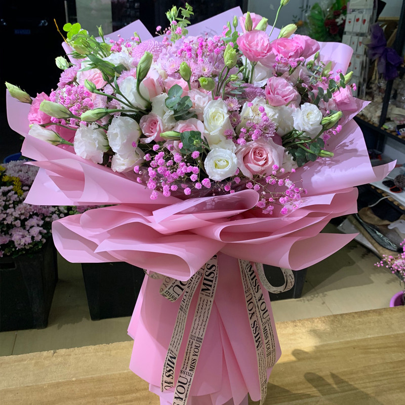 送女朋友生日红玫瑰花束