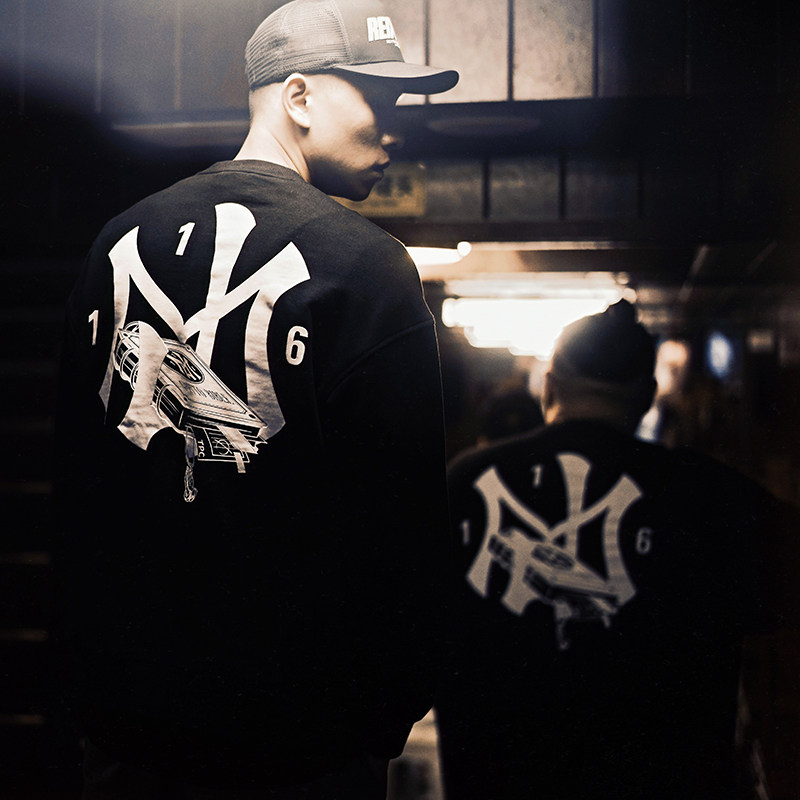 REDCHARCOAL x 顽童MJ FRESH GANG HIPHOP圣经黑色圆领卫衣