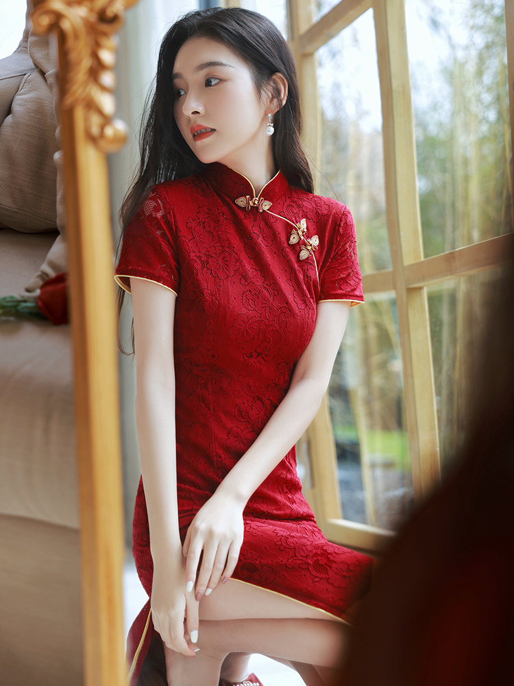 Red cheongsam, evening dress, wedding dress, skirt Red cheongsam, evening dress, wedding dress, skirt