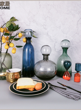 厨房展厅橱柜玻璃器皿软装饰品