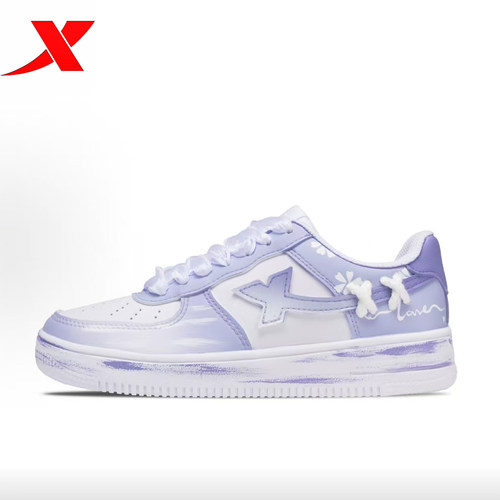特步板鞋空军一号紫色渐变清新