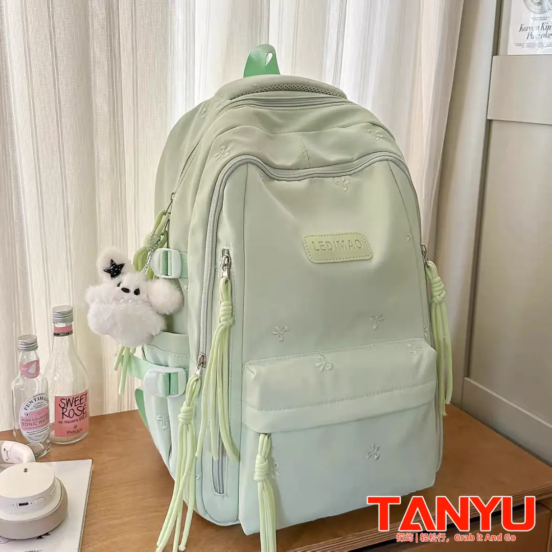 书包女小学生初中生高中生双肩包图片