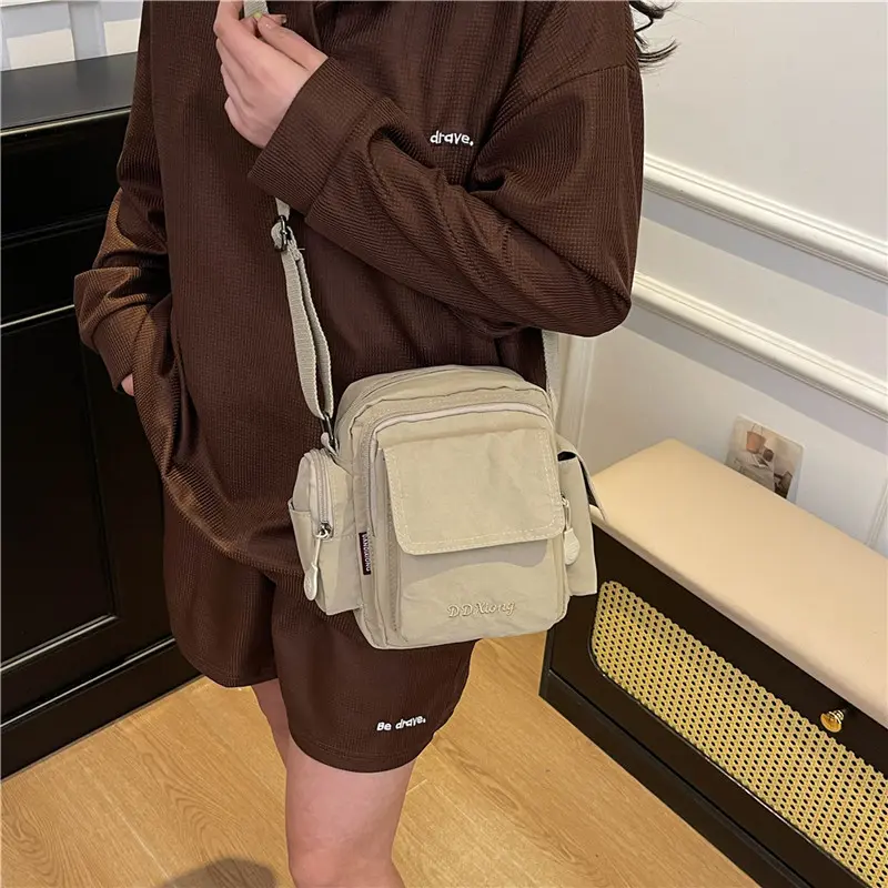 男女同款轻便简约单肩包斜挎包