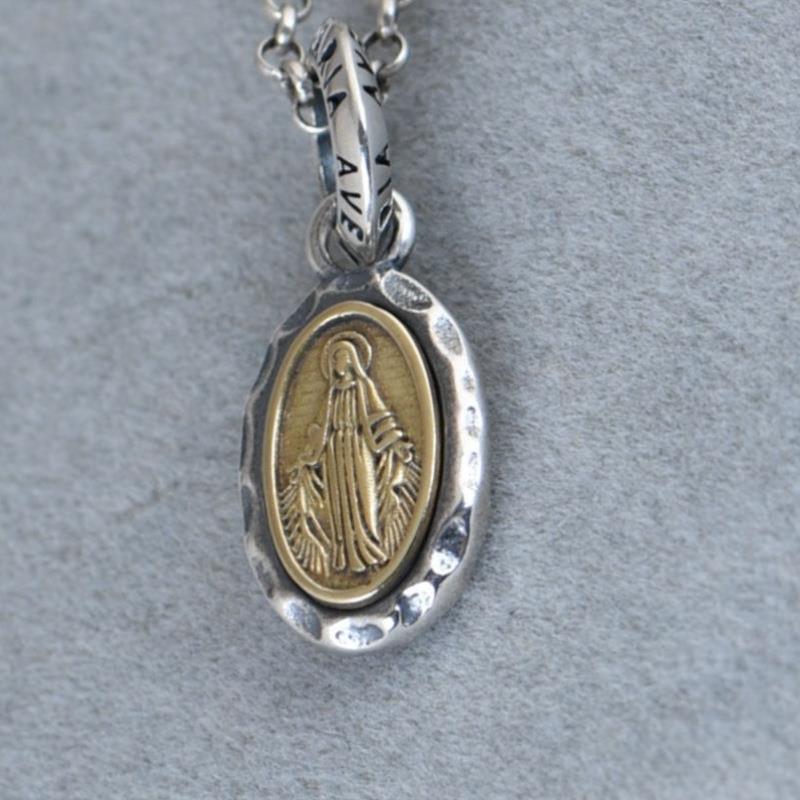 ⑥B 280 Vintage Silver Color Oval Christ Virgin Mary
