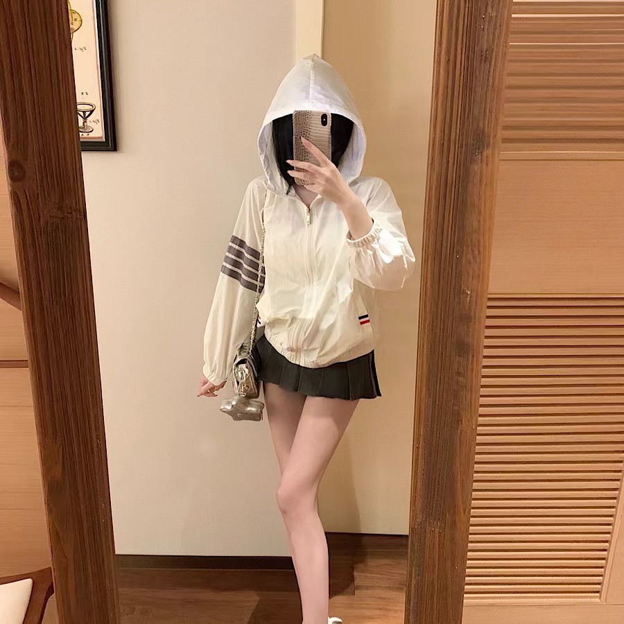 女TB夏季轻薄款四杠防晒衣外套