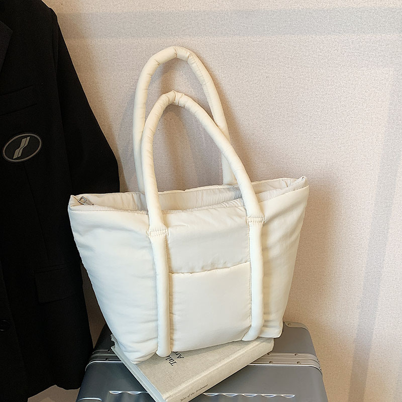 2025新款秋冬手提包女简约百搭棉服包包大容量休闲通勤单肩托特包