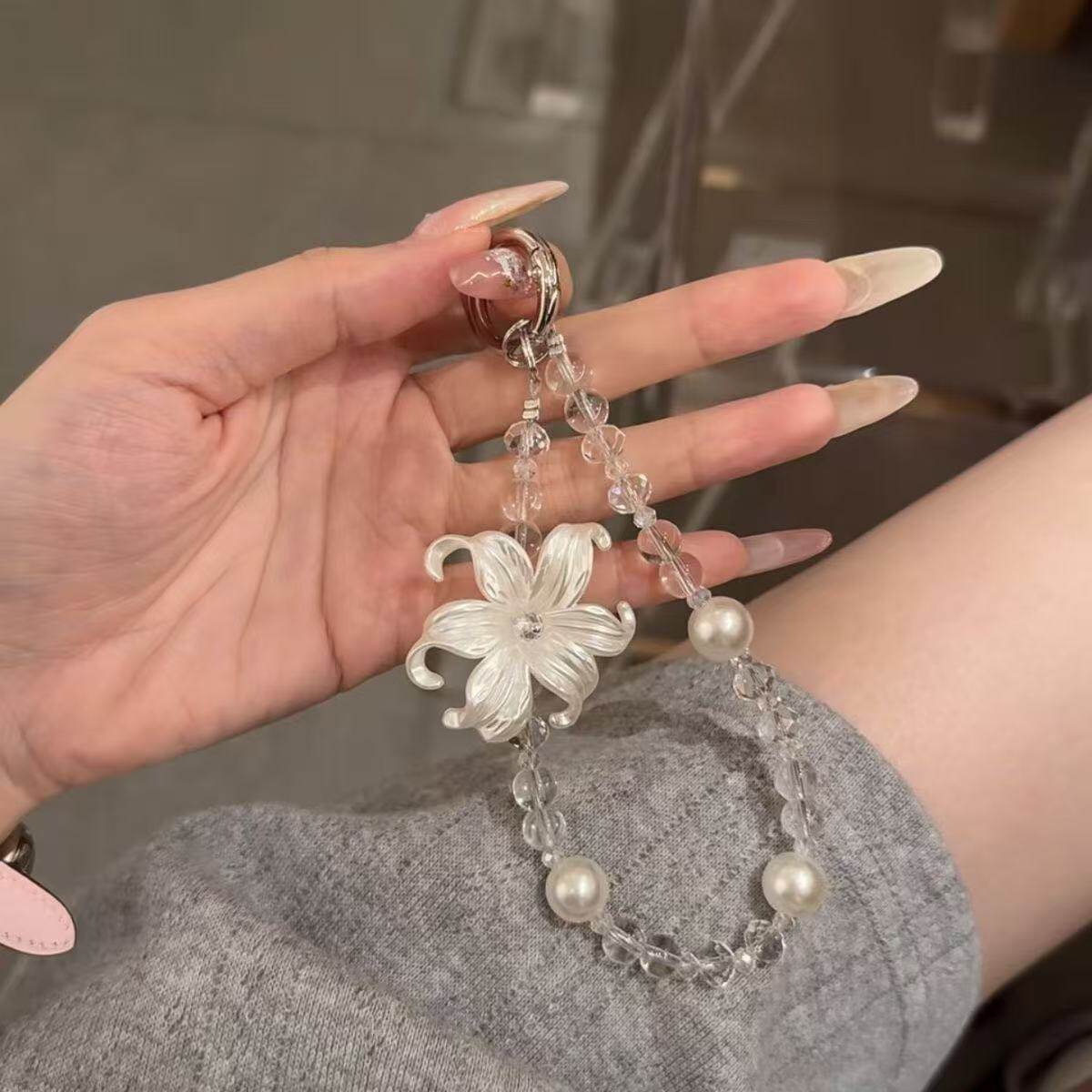 绝美手机链ins串珠水晶手机链挂链珍珠链条挂绳手腕高级挂件百合