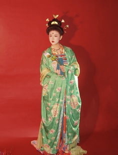 青泠谷晚唐五代供养人衫裙