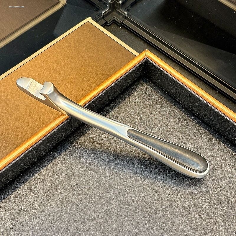 啤酒开瓶器一体成型啤酒起子个性啤酒起子开刀创意啤酒起盖器