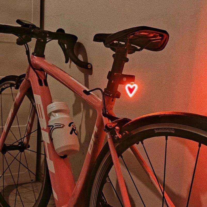 新款自行车尾灯usb充电山地车灯夜骑一体骑行心形尾灯自行车配件