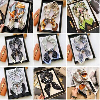 Women Ditsy Floral Print Square Scarf Feeling Comfortable
