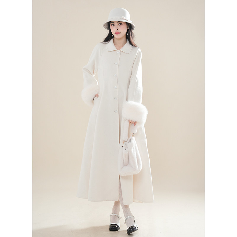 心动的信号 2025冬季新款法式赫本大衣中长款高级感白色毛领外套