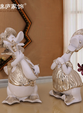 唐老鸭动漫可爱摆件欧式轻奢客厅玄关创意电视柜卧室软装结婚礼物