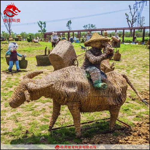 稻草雕塑制作熊出没稻草艺术展品山东农耕农民丰收节道具厂家