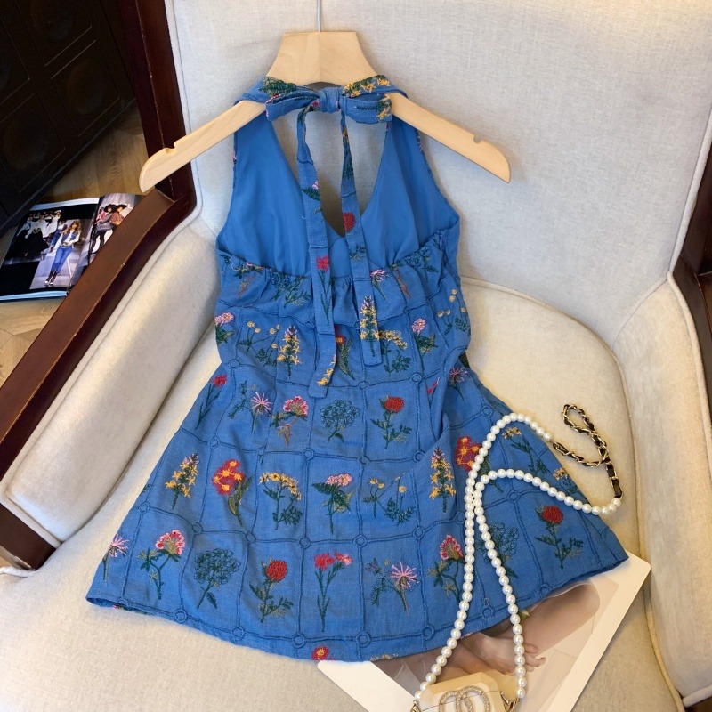 辣妹蓝色复古挂脖碎花V领无袖吊带女夏季设计感系带背心绝美上衣