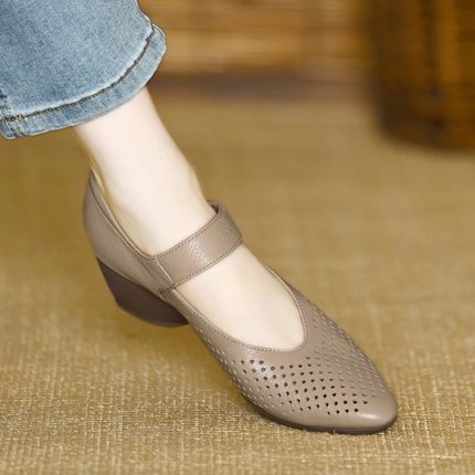巨舒适~软底4.5cm小坡跟浅口单鞋女夏软羊皮洞洞透气尖头玛丽珍鞋