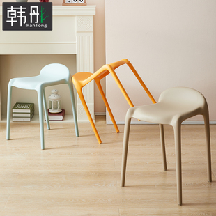 家用客厅餐桌板凳现代简约成人胶椅子可叠放北欧高凳 塑料凳子加厚