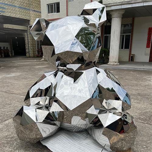 不锈钢彩色切面熊雕塑金属镂空发光几何动物造型户外园林落地摆件