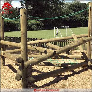 木质攀爬架造型小屋装 置定制户外儿童拓展设施无动力乐园原木游艺