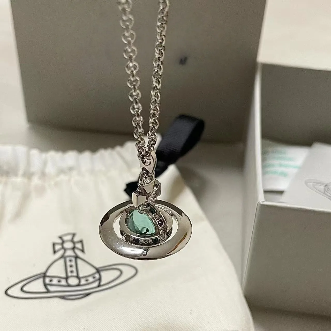 西太后Orb立体星球薄荷绿项链