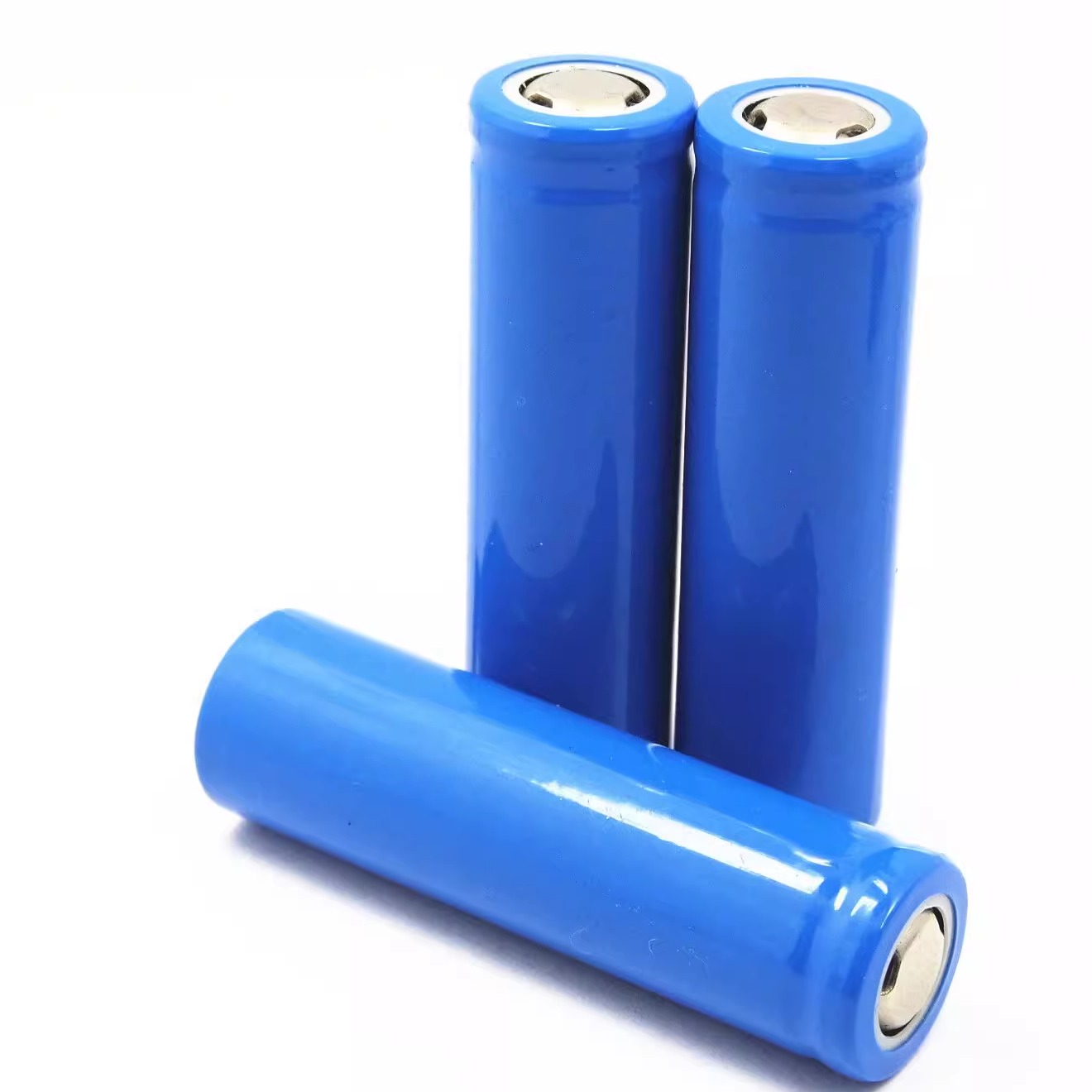 18650锂电池3.7V 平头2000毫安  强光手电筒 充电小风扇 移动电源