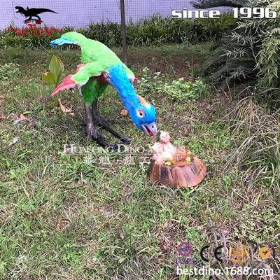 仿真粘毛尾羽龙逗弄小龙宝宝七彩颜色恐龙主题园的精品场景